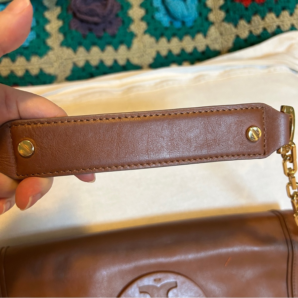 TORY BURCH Reva Brown Leather Shoulder/Hand/Clutch Bag with Gold Accents - Picture 6 of 14